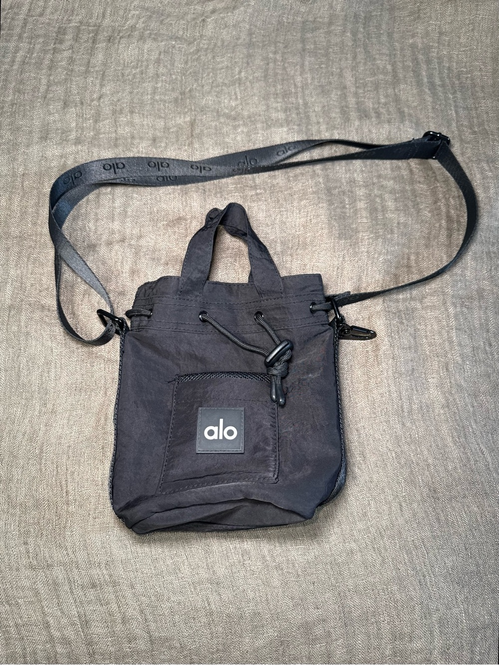 Alo Yoga Bucket Crossbody Bag